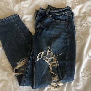 High waisted mom jean !!!